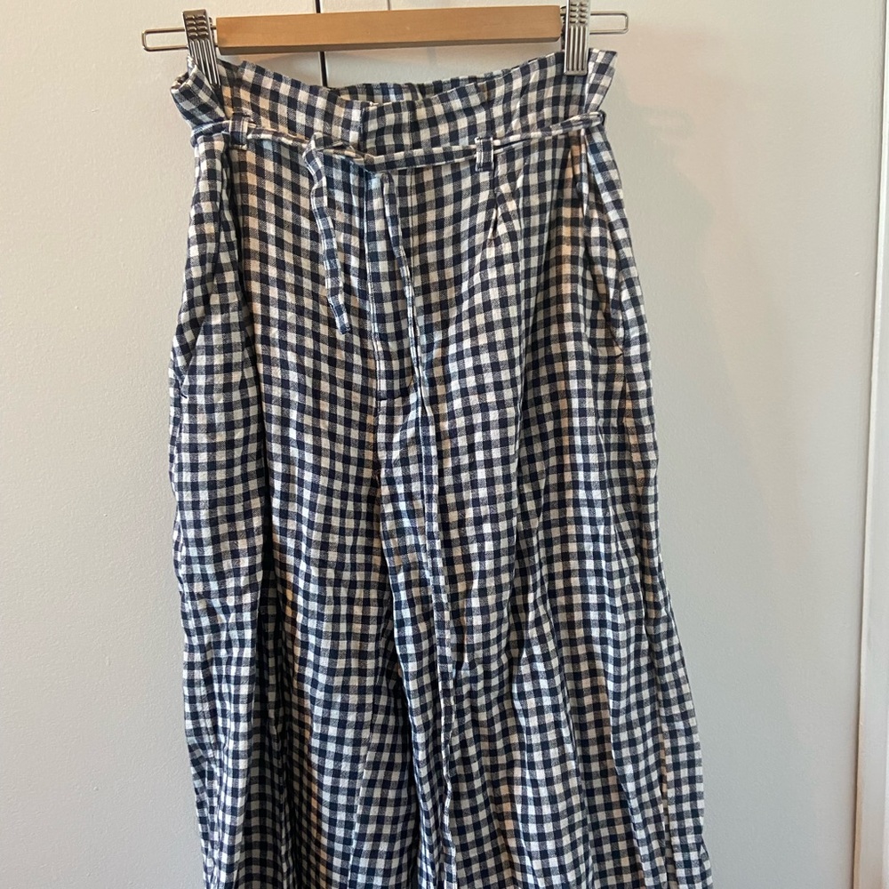 Vichy high waist pants.